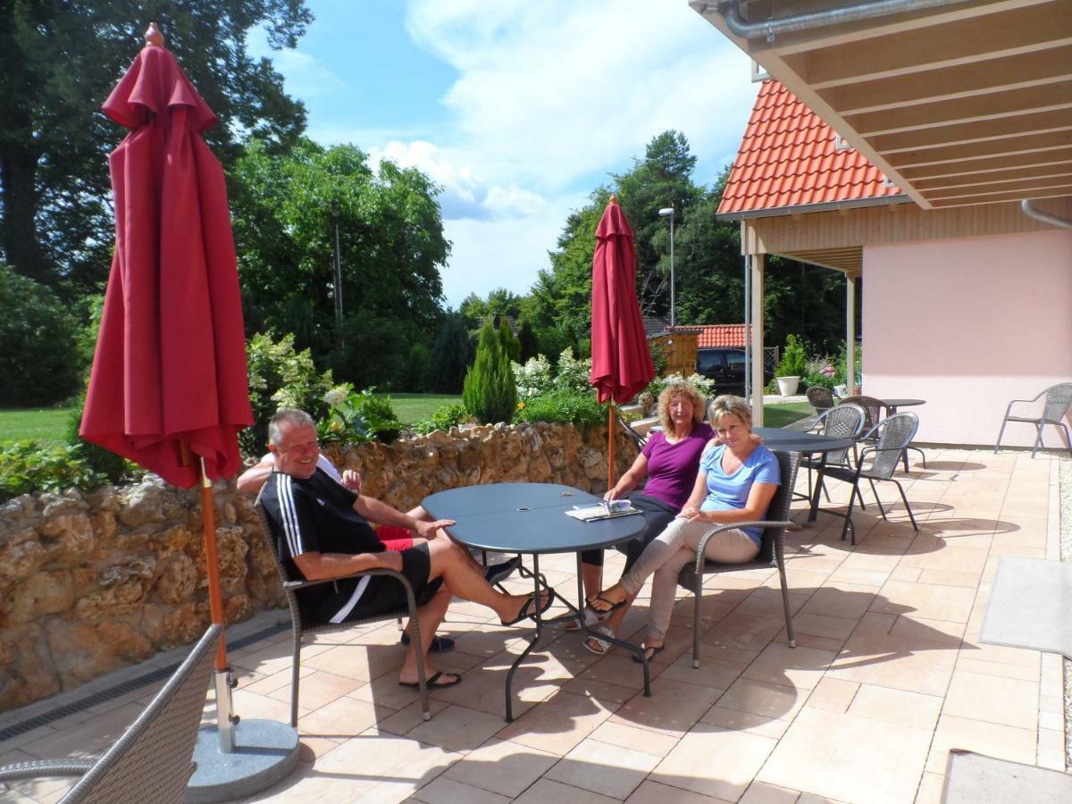 Pension Am Kirschgarten ゲスヴァインシュタイン エクステリア 写真